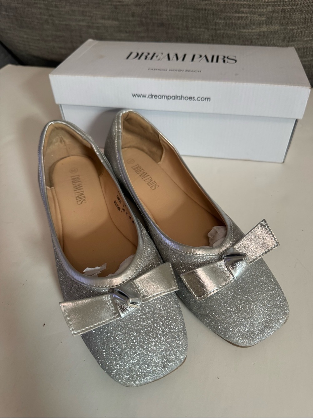 Dream Pairs Silver Glitter Bow Flats